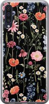 Samsung Galaxy A70 hoesje siliconen - Dark flowers - Soft Case Telefoonhoesje - Bloemen - Zwart