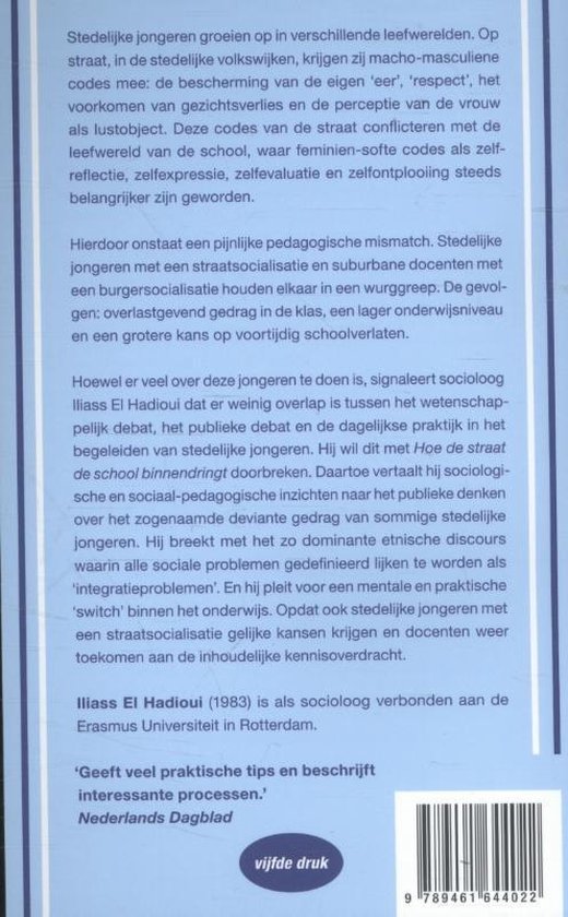 Achterkant van het boek 'Hoe de straat de school binnendringt' met tekst en barcode.
