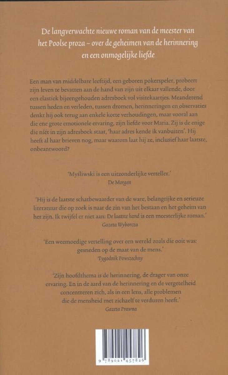 Achterkant van een boek met tekst over de inhoud en citaten.