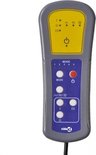 Afstandsbediening voor massagefauteuil met functies voor modus en intensiteit.