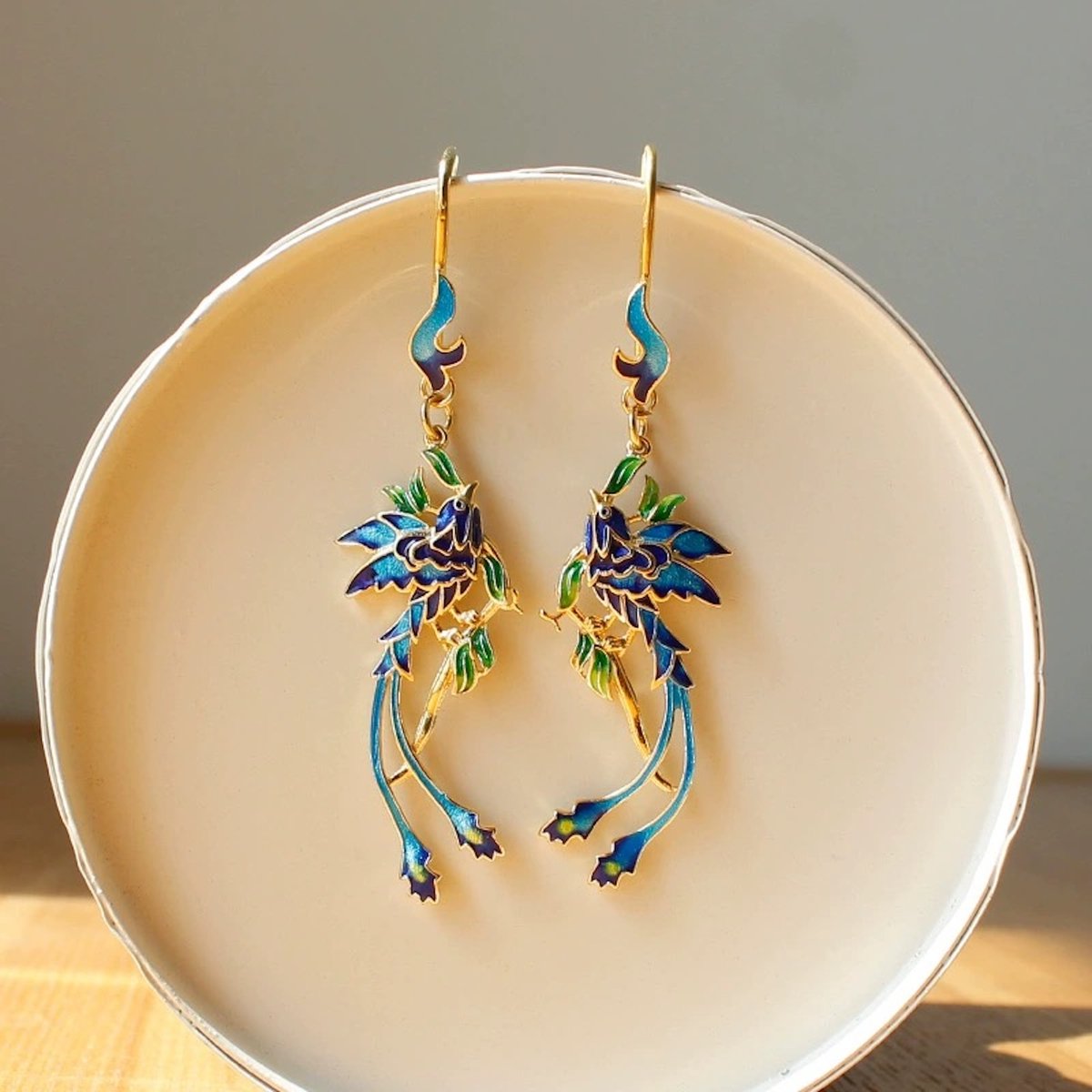 Boucles D'oreilles Pendantes Poissons Phoenix En Nacre Et Crochets Laiton Argenté - Création Artisanale Unique
