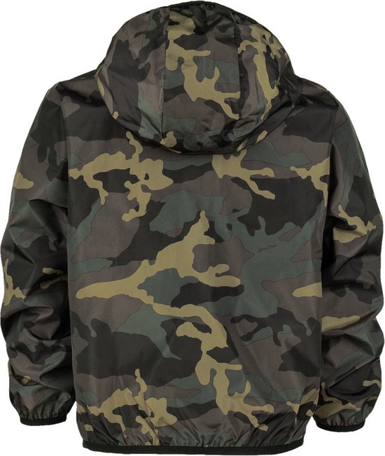 Jongens jack met camouflageprint in legergroen, bruin en beige. De achterkant toont de capuchon en de print.