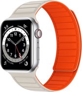 Siliconen bandje - geschikt voor Apple Watch Series 1/2/3/4/5/6/7/8/9/SE/SE 2 met case size 38 mm / 40 mm / 41 mm - beige/oranje