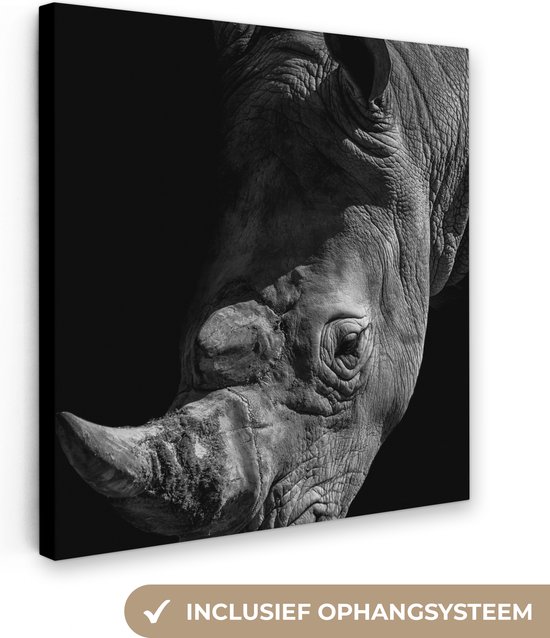 Canvas Schilderij Close-up neushoorn op zwarte achtergrond in zwart-wit - 90x90 cm - Wanddecoratie