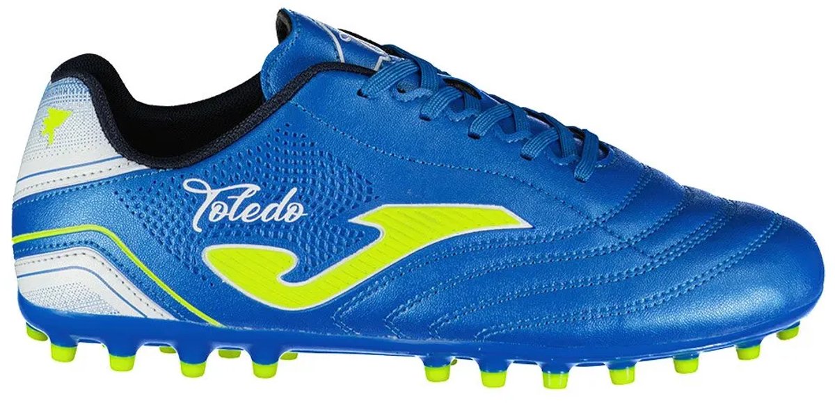 Blauwe Joma Toledo AG voetbalschoenen voor jongens, maat EU 38, met groene details en een sportief ontwerp.