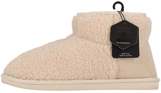 Beige teddy-pantoffel met hangend productlabel en merknaam 'apollo'.