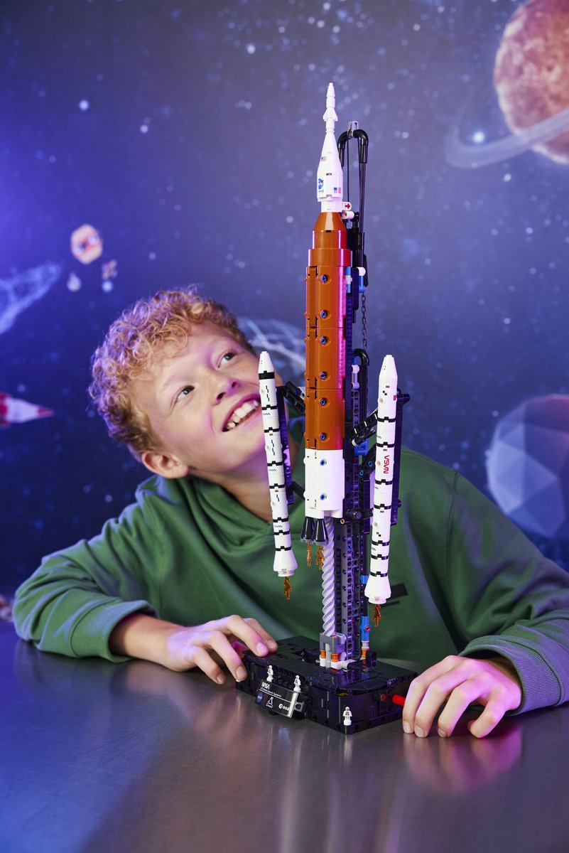 LEGO® Technic NASA Artemis Ruimteraket - 42221 — afbeelding 2