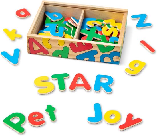 Quercetti Set met magnetische letters, 38 x 27 cm - 48 letters, inclusief bord, sjablonen, schrijfpen en opbergkoffer