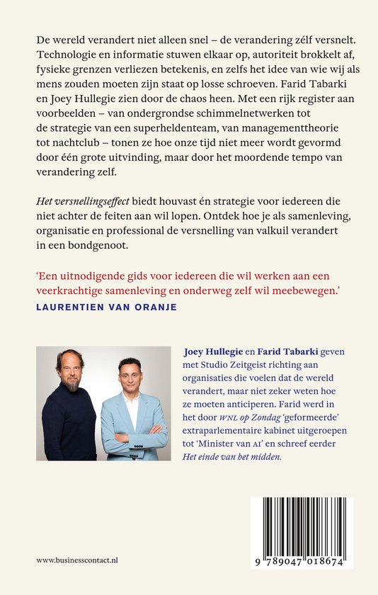 Twee mannen, Joey Hullegie en Farid Tabarki, staan naast elkaar op de foto. Joey draagt een donker colbert en Farid een lichtblauw colbert.