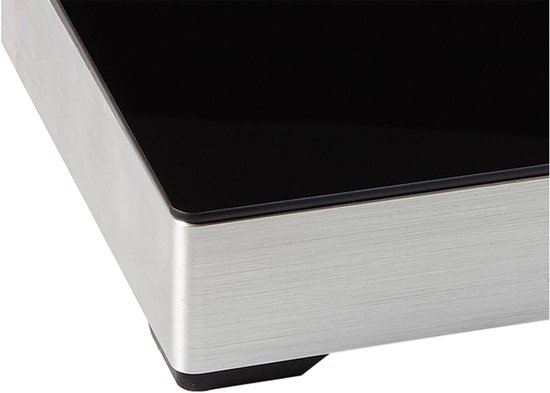 Vue latérale d'une plaque de cuisson à induction carrée avec une surface noire brillante et un cadre en métal brossé.