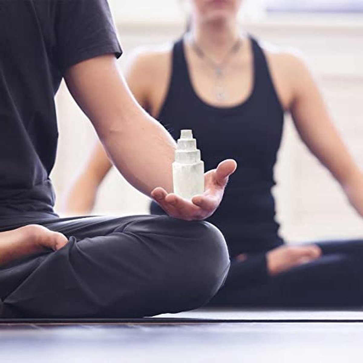 Set van helende stenen en kristallen voor meditatie en chakra-reiniging