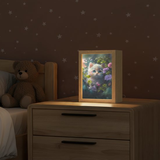Nachtlampje 15x20 cm - Kinder lamp - Kitten - Bloemen - Bos - Illustratie - Poes - Tafellamp kinderkamer - Slaapkamer lamp - Bedlamp kinderen - Kinderlampje stopcontact - Wandlamp babykamer - Nachtlampjes van Merkloos — afbeelding 2