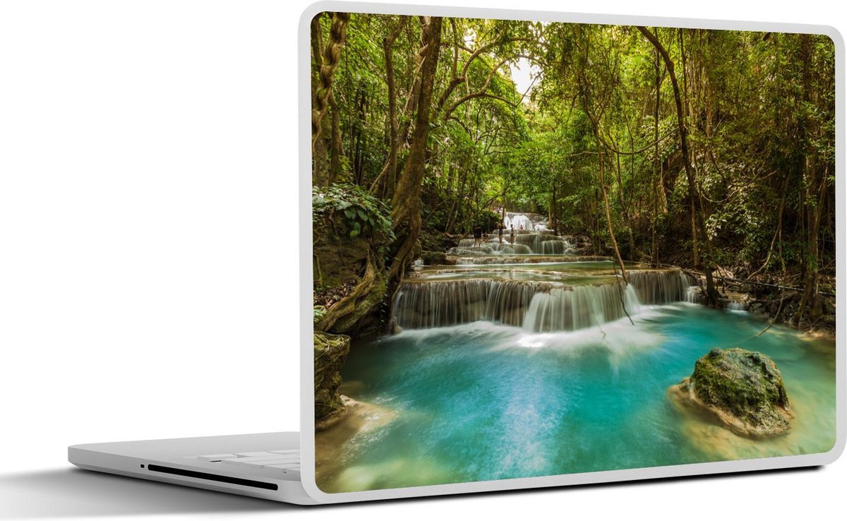 Afbeelding van product SleevesAndCases  Laptop sticker - 14 inch - Groene bomen en blauw water bij een Thaise waterval in het Nationaal park Erawan