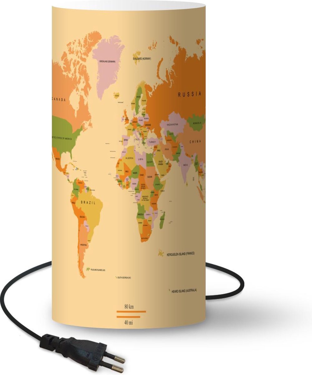 Lamp - Nachtlampje - Tafellamp slaapkamer - Wereldkaart - Kleurrijk - Trendy - 33 cm hoog - Ø15.9 cm - Inclusief LED lamp