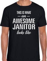 Awesome Janitor / geweldige congierge cadeau t-shirt zwart - heren -  kado / verjaardag / beroep shirt S