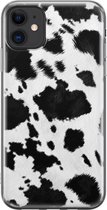 Apple iPhone 11 Hoesje - Transparant Siliconenhoesje - Flexibel - Met Dierenprint - Koeien Patroon - Zwart