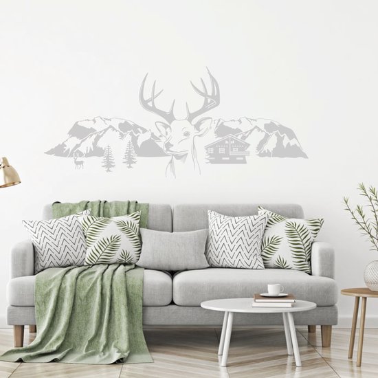 Muursticker cerf avec Arbres de Montagnes et maison - gris clair - 120 x 51 cm - salon chambre - sticker mural