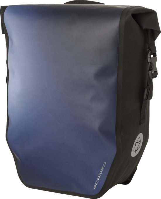 Sacoche de vélo noire avec un dégradé bleu sur le devant. Logo AGU en bas à droite. Texte "AGU | WATERPROOF".