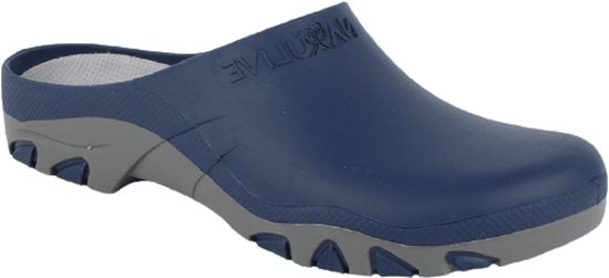Blauwe klomp met grijze zool en logo.