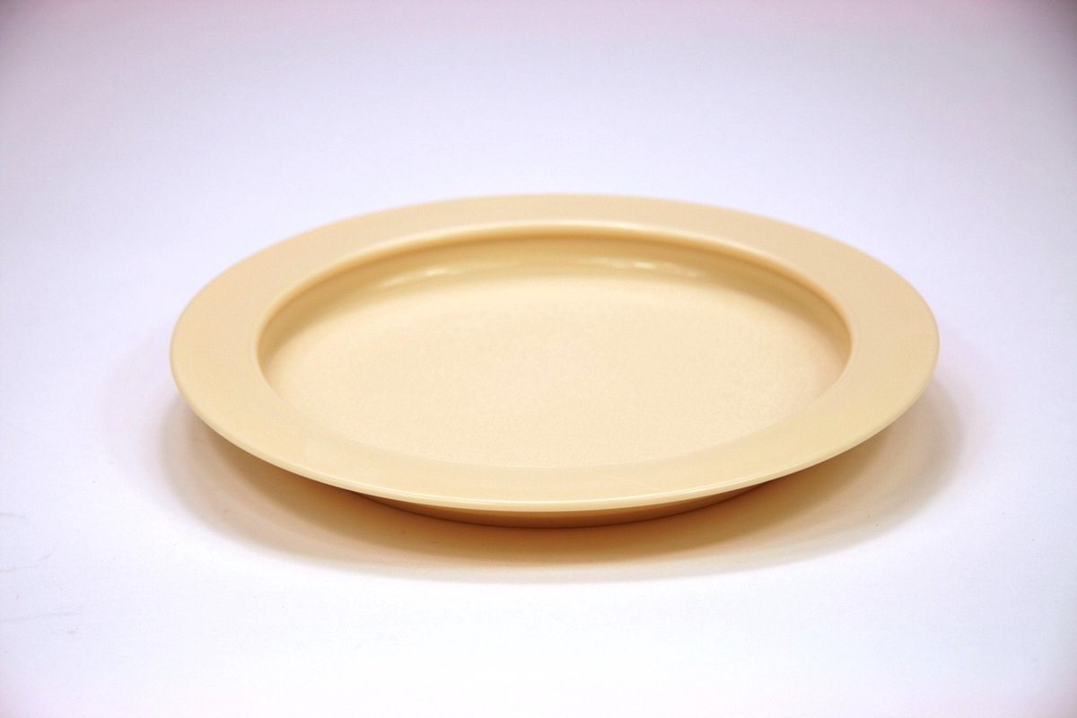 Rond bord met opstaande rand: 23 cm - beige