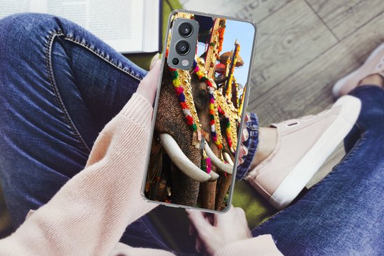Telefoonhoesje Geschikt voor OnePlus Nord 2 5G hoesje - Olifant - Parade - Dieren - Siliconen Telefoonhoesje Telefoonhoesje