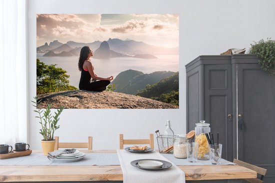 Poster Une femme faisant du yoga dans la nature 180x120 cm - Tirage photo sur Poster (décoration murale salon / chambre) XXL / Grand format!