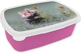Broodtrommel Roze - Lunchbox - Brooddoos - Hamster die zich verstopt achter een bloem - 18x12x6 cm - Kinderen - Meisje