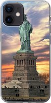 Geschikt voor iPhone 12 hoesje - Vrijheidsbeeld in New York tijdens zonsondergang - Siliconen Telefoonhoesje