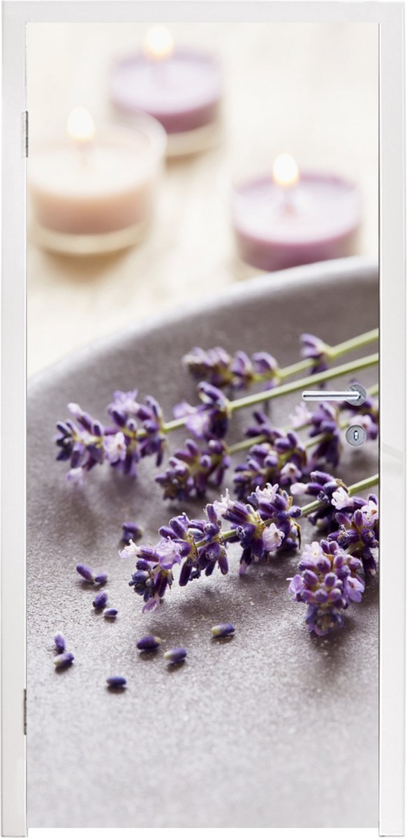 Afbeelding van product StickerSnake  Deursticker Close-up van lavendelbloemen - 85x205 cm - Deurposter