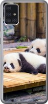 Geschikt voor Samsung Galaxy A52 5G hoesje - Panda's - Vloer - Hout - Siliconen Telefoonhoesje
