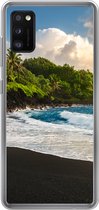 Geschikt voor Samsung Galaxy A41 hoesje - Een zwart zandstrand van Hawaii - Siliconen Telefoonhoesje