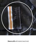 Zwarte mouw met oranje en witte streep en elastische zoom.