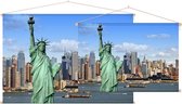 Vrijheidsbeeld en Hudson voor de skyline van New York - Foto op Textielposter - 60 x 40 cm
