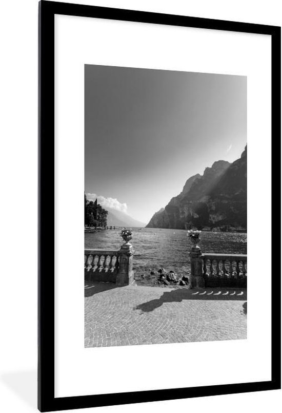 Harmonie Dosering banner Fotolijst incl. Poster Zwart Wit- Promenade in het Gardameer - zwart wit -  60x90 cm -... | bol.com