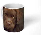 Mok - Koffiemok - Schattige Labrador Retriever die in de camera kijkt - Mokken - 350 ML - Beker - Koffiemokken - Theemok