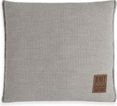 Knit Factory Sierkussen Jesse - Carré - Argile Glacée - 50x50 cm - Housse de coussin avec rembourrage