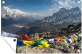 Tuinposter - Tuindoek - Tuinposters buiten - Vlaggen in Himalaya gebergte op bergtop, Nepal - 120x80 cm - Tuin