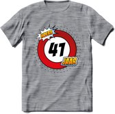 41 Jaar Hoera Verkeersbord T-Shirt | Grappig Verjaardag Cadeau | Dames - Heren | - Donker Grijs - Gemaleerd - XL
