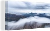 Canvas Schilderij Uitzicht vanaf de Ben Nevis mooie wolken in Schotland - 80x40 cm - Wanddecoratie