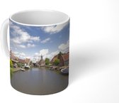 Mok - Gracht met boten in Hindeloopen in Friesland - 350 ML - Beker