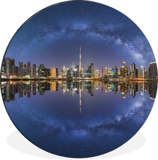 WallCircle - Wandcirkel - Muurcirkel - Skyline van Dubai met de Melkweg die reflecteert in het water en de Burj Khalifa - Aluminium - Dibond - ⌀ 90 cm - Binnen en Buiten