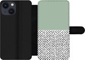 Bookcase Geschikt voor iPhone 13 Mini telefoonhoesje - Stippen - Groen - Zwart - Met vakjes - Wallet case met magneetsluiting