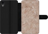 Bookcase Geschikt voor iPhone XR telefoonhoesje - Marmer print - Bruin - Patronen - Met vakjes - Wallet case met magneetsluiting