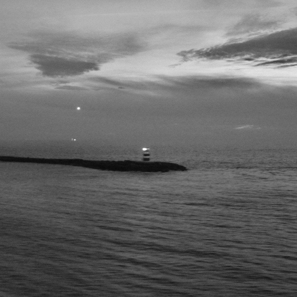 Dakota Suite & Vampillia - The Sea Is Never Full (CD) (Limited Edition)