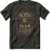 80 Jaar Legendarisch Gerijpt T-Shirt | Oud Roze - Ivoor | Grappig Verjaardag en Feest Cadeau Shirt | Dames - Heren - Unisex | Tshirt Kleding Kado | - Donker Grijs - 3XL