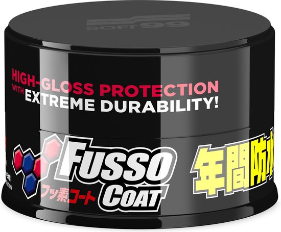 Pot noir 'Soft99 Fusso Coat' avec texte rouge 'High-Gloss Protection'.