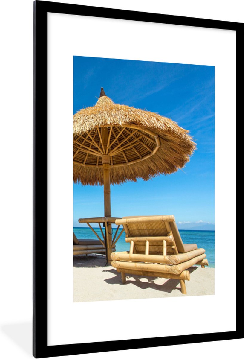 Poster in lijst - Fotolijst 60x90 cm - Posters - Strandstoel - Strand - Parasol - Zee - Zo
