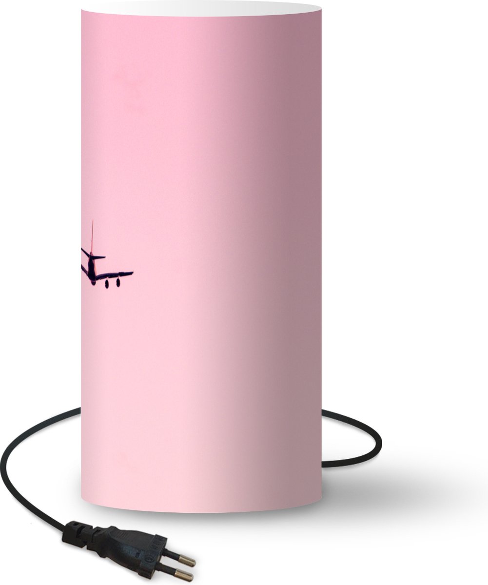 Lamp - Nachtlampje - Tafellamp slaapkamer - Stijgend vliegtuig in een roze lucht - 33 cm hoog - Ø15.9 cm - Inclusief LED lamp