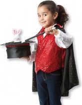 Magicien habille des vêtements pour enfants