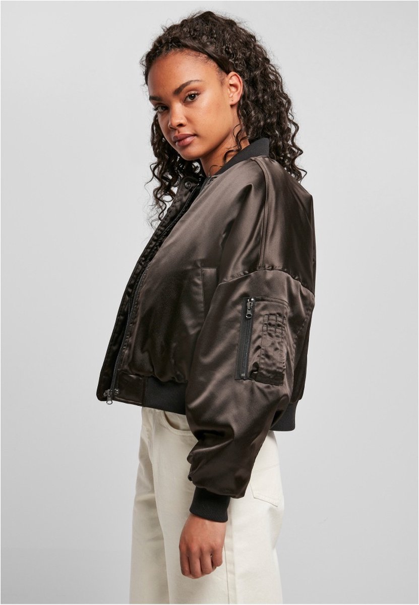 Urban Classics Short Oversized Satin Bomber jacket 5XL Zwart